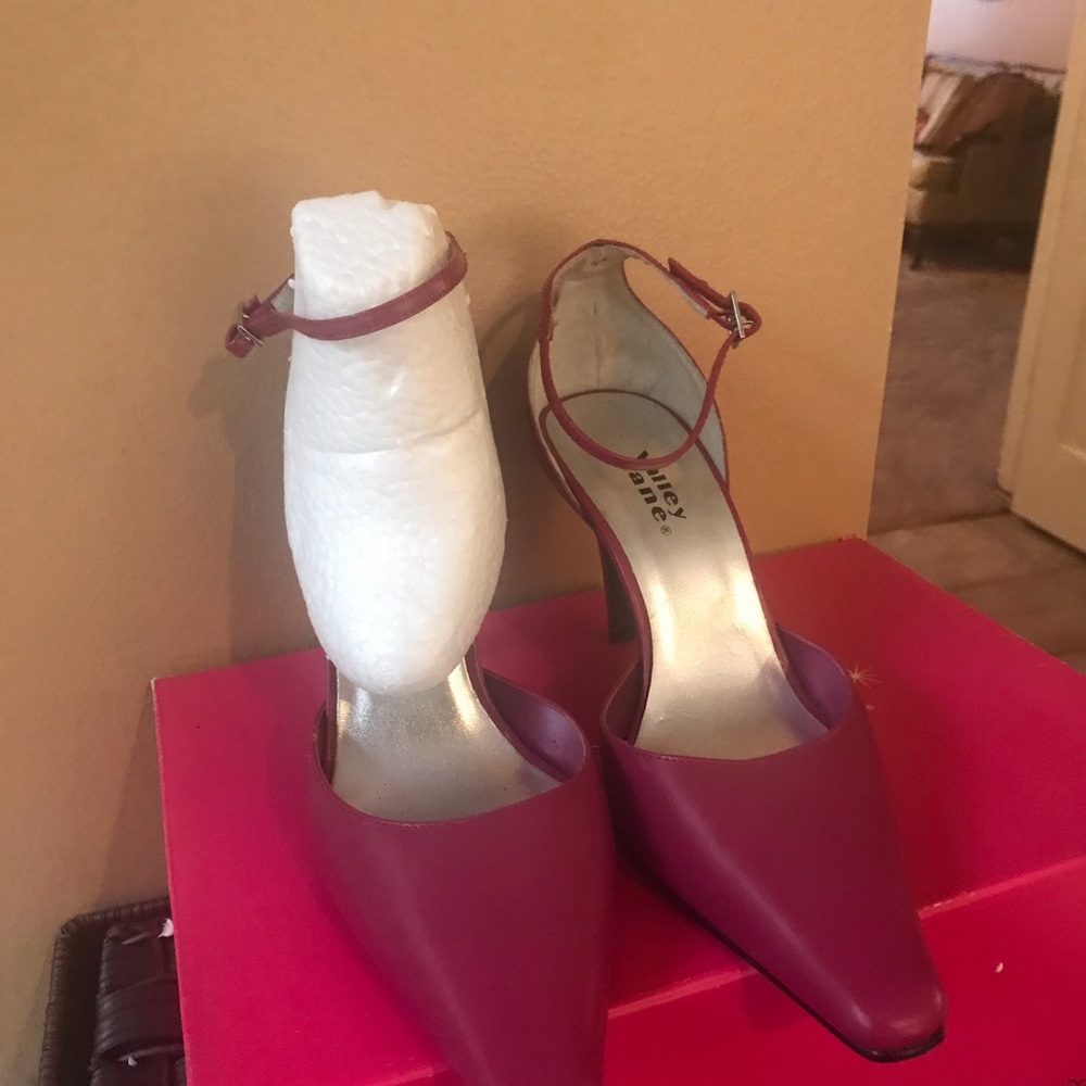 Mary Jane pumps